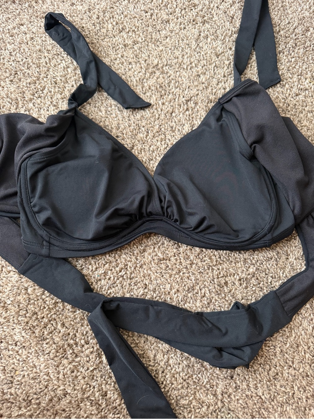 Athleta Underwire Halter Bikini Swim Top 34D/DD Black Solid Lined